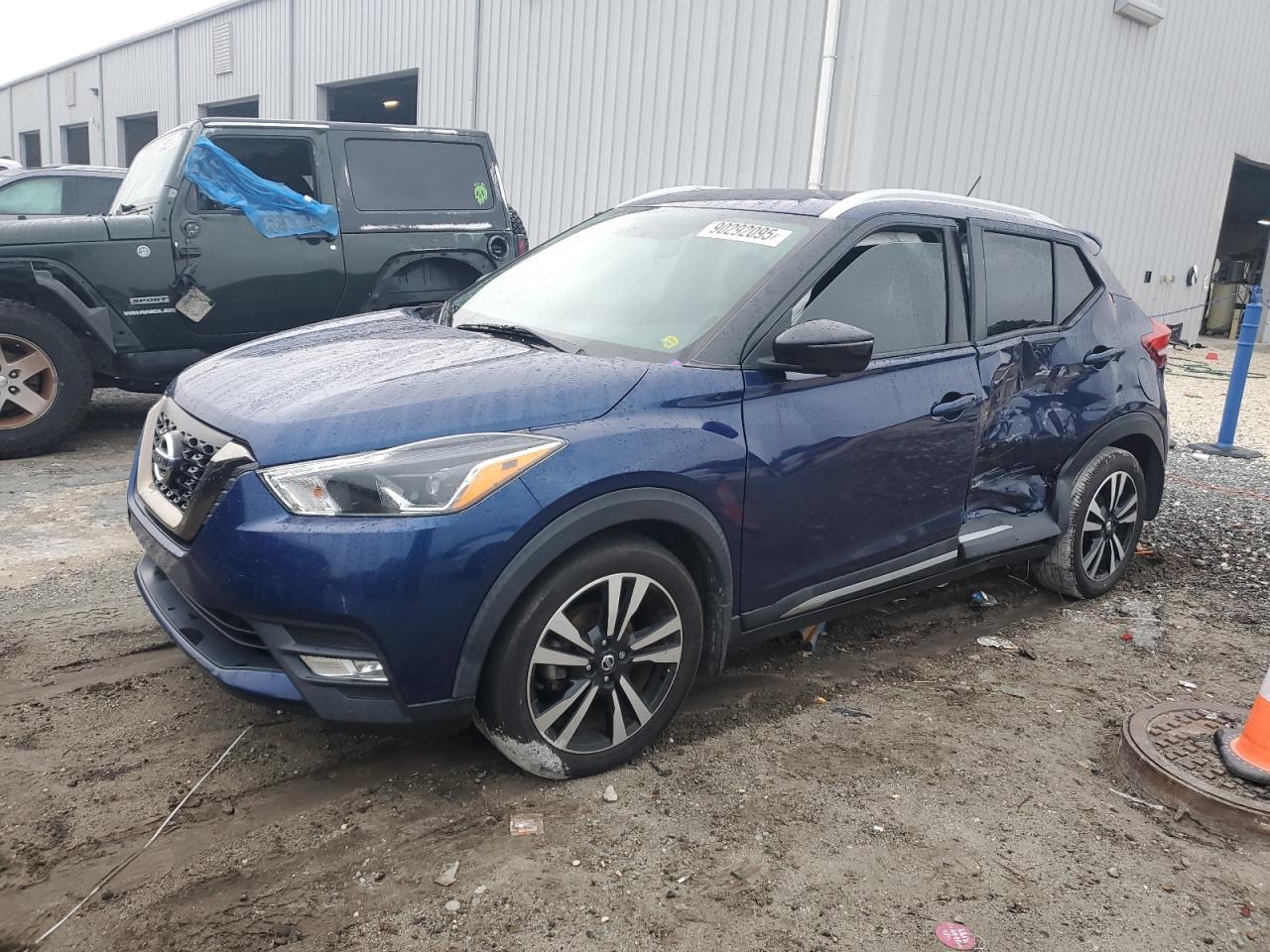 NISSAN KICKS S