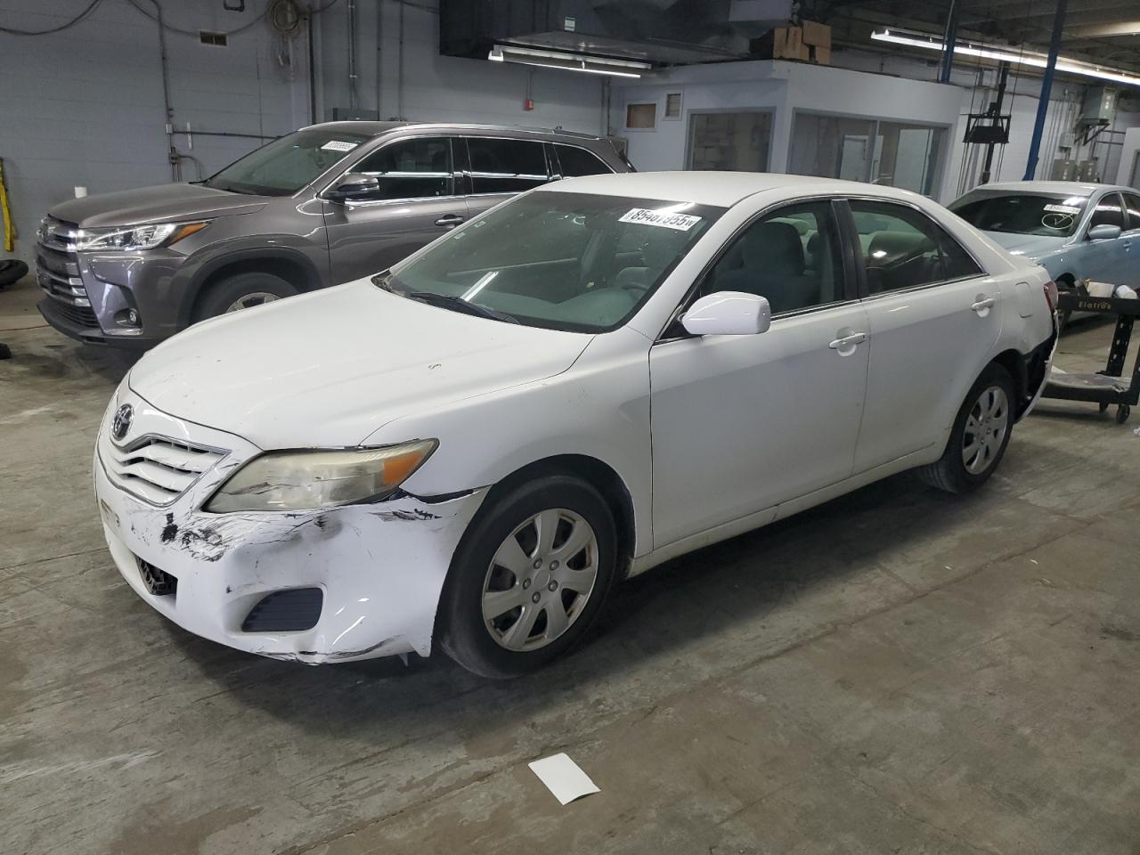 TOYOTA CAMRY BASE