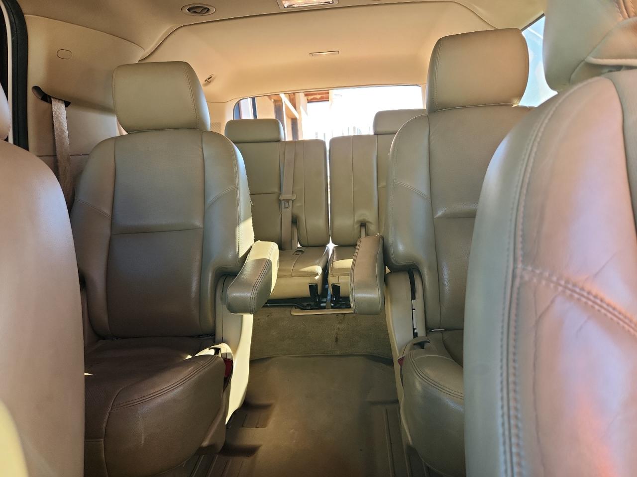 CHEVROLET SUBURBAN C1500 LTZ