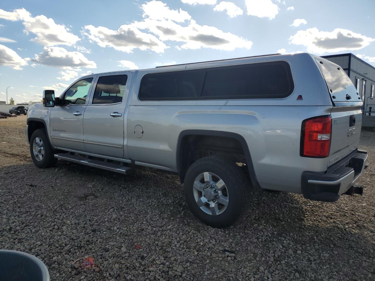 GMC SIERRA K3500 DENALI