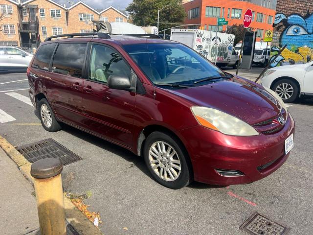 TOYOTA SIENNA LE