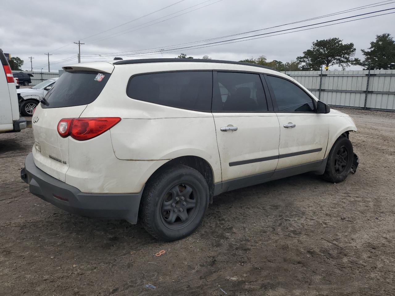 CHEVROLET TRAVERSE LS
