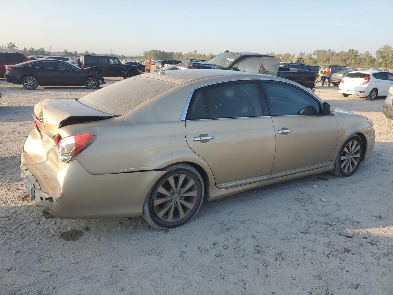 TOYOTA AVALON BASE