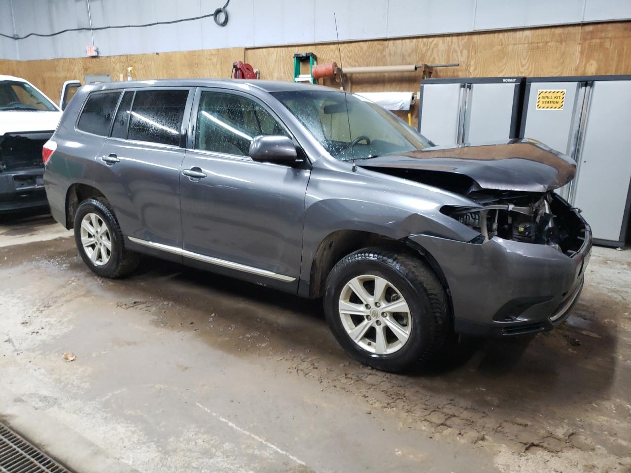 TOYOTA HIGHLANDER BASE