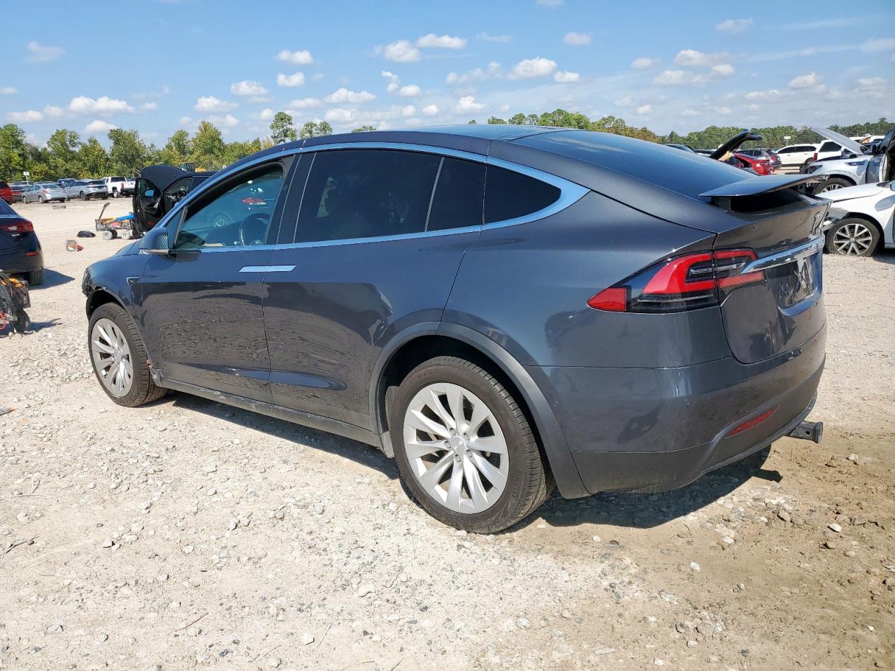 TESLA MODEL X