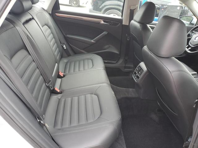 2017 VOLKSWAGEN PASSAT SEL 1VWCT7A31HC049866