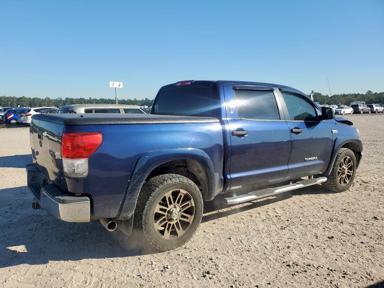 TOYOTA TUNDRA CREWMAX SR5