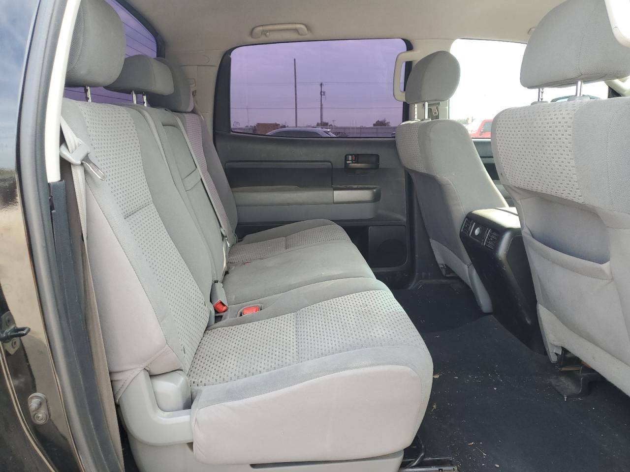 TOYOTA TUNDRA CREWMAX SR5