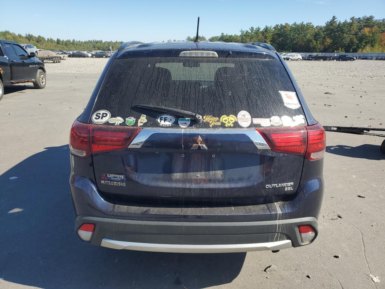 MITSUBISHI OUTLANDER SE