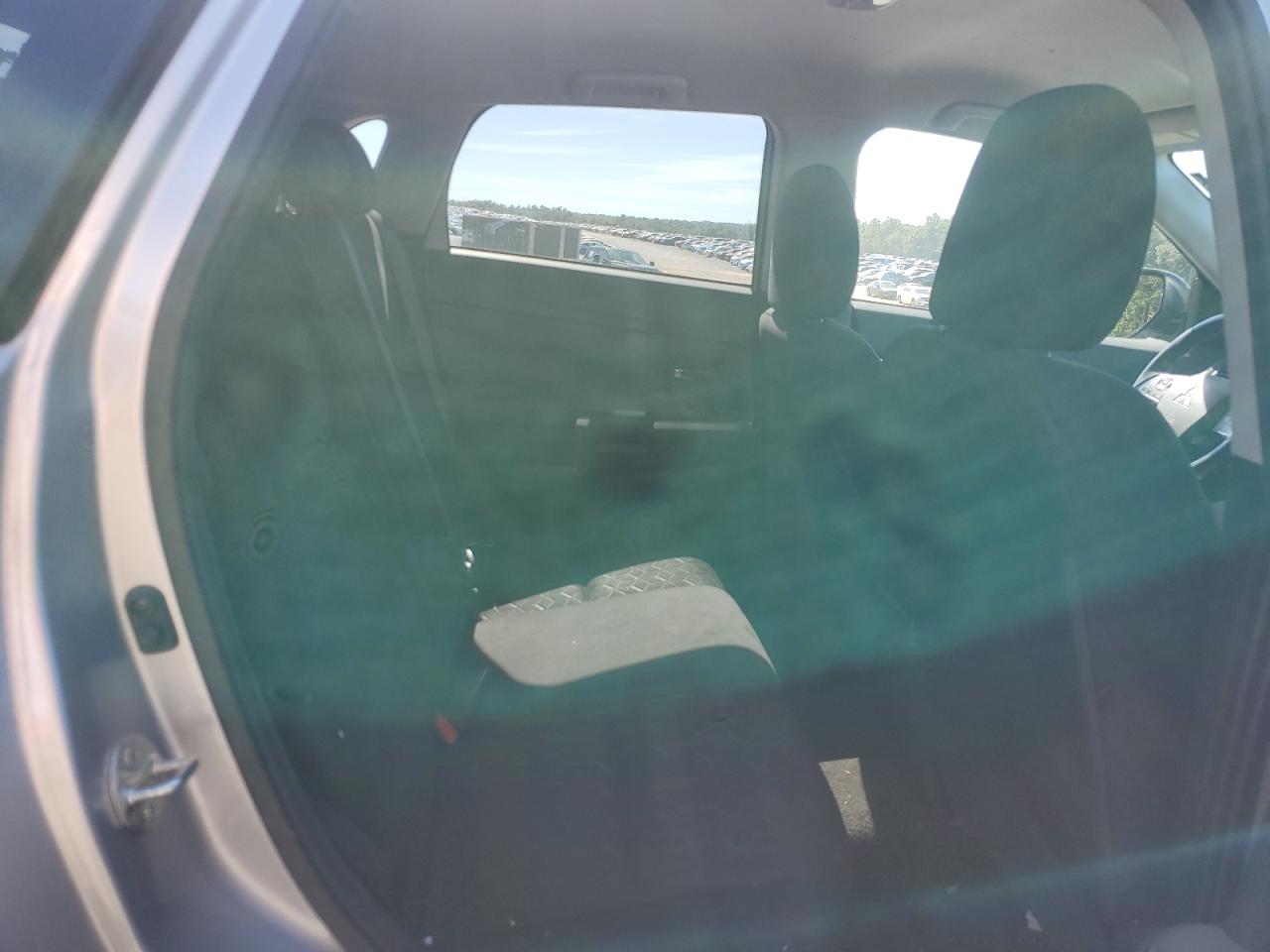 MITSUBISHI OUTLANDER ES