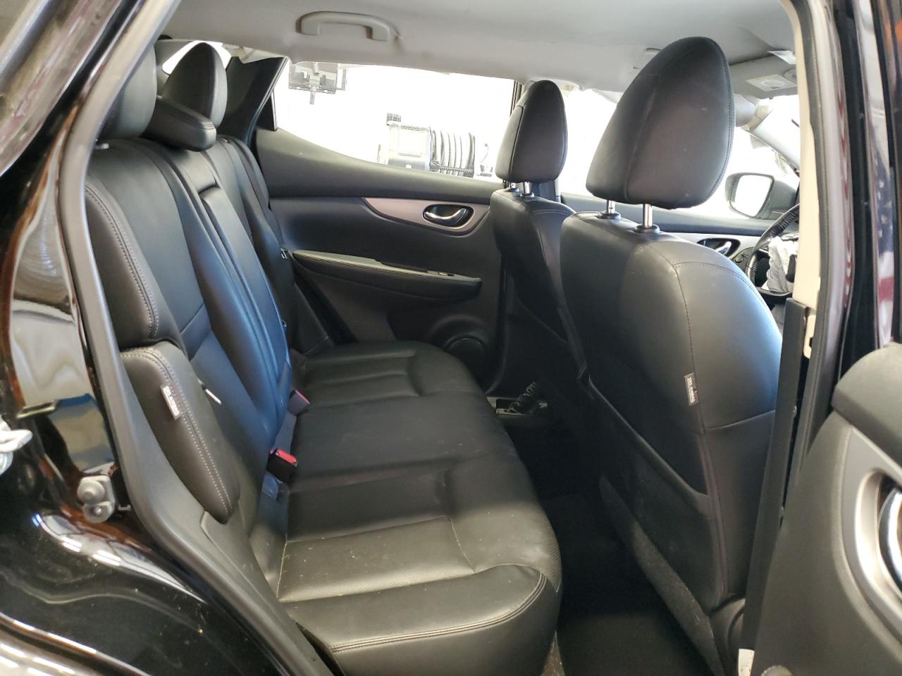 NISSAN ROGUE SPORT S