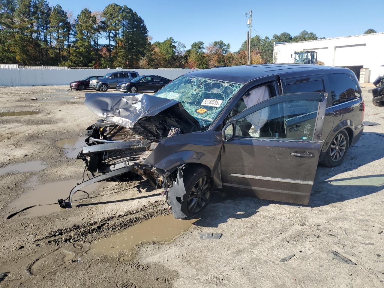 CHRYSLER TOWN & COUNTRY S