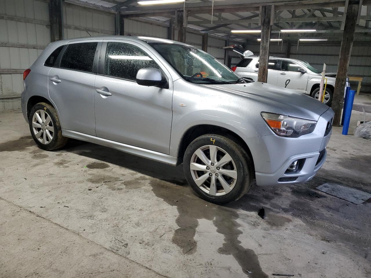 MITSUBISHI OUTLANDER SE