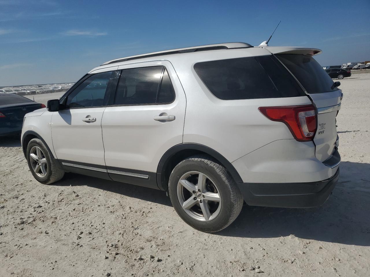FORD EXPLORER XLT