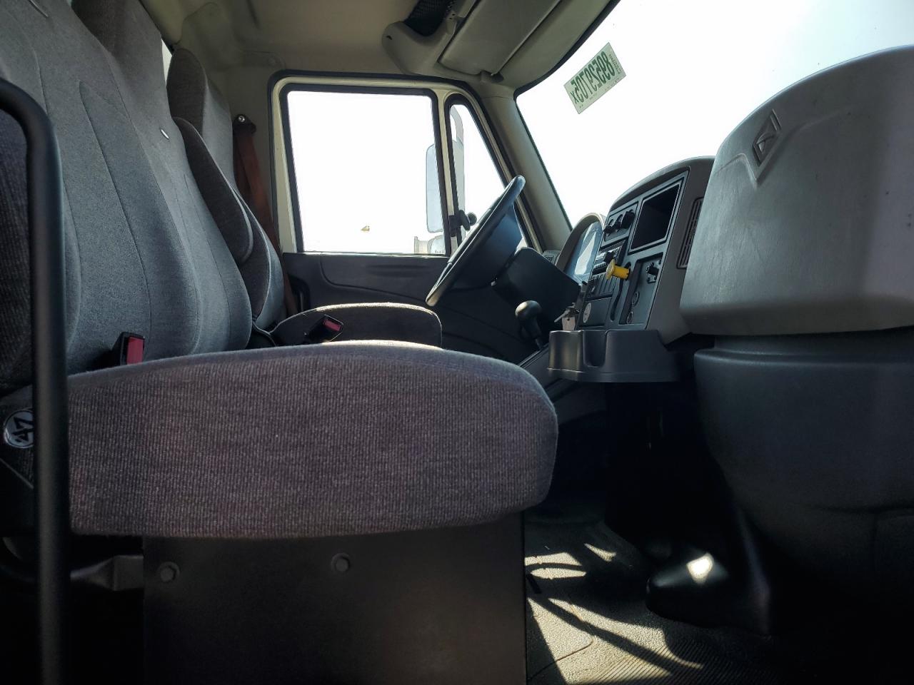 Lot #3274023491 2016 INTERNATIONAL 4300