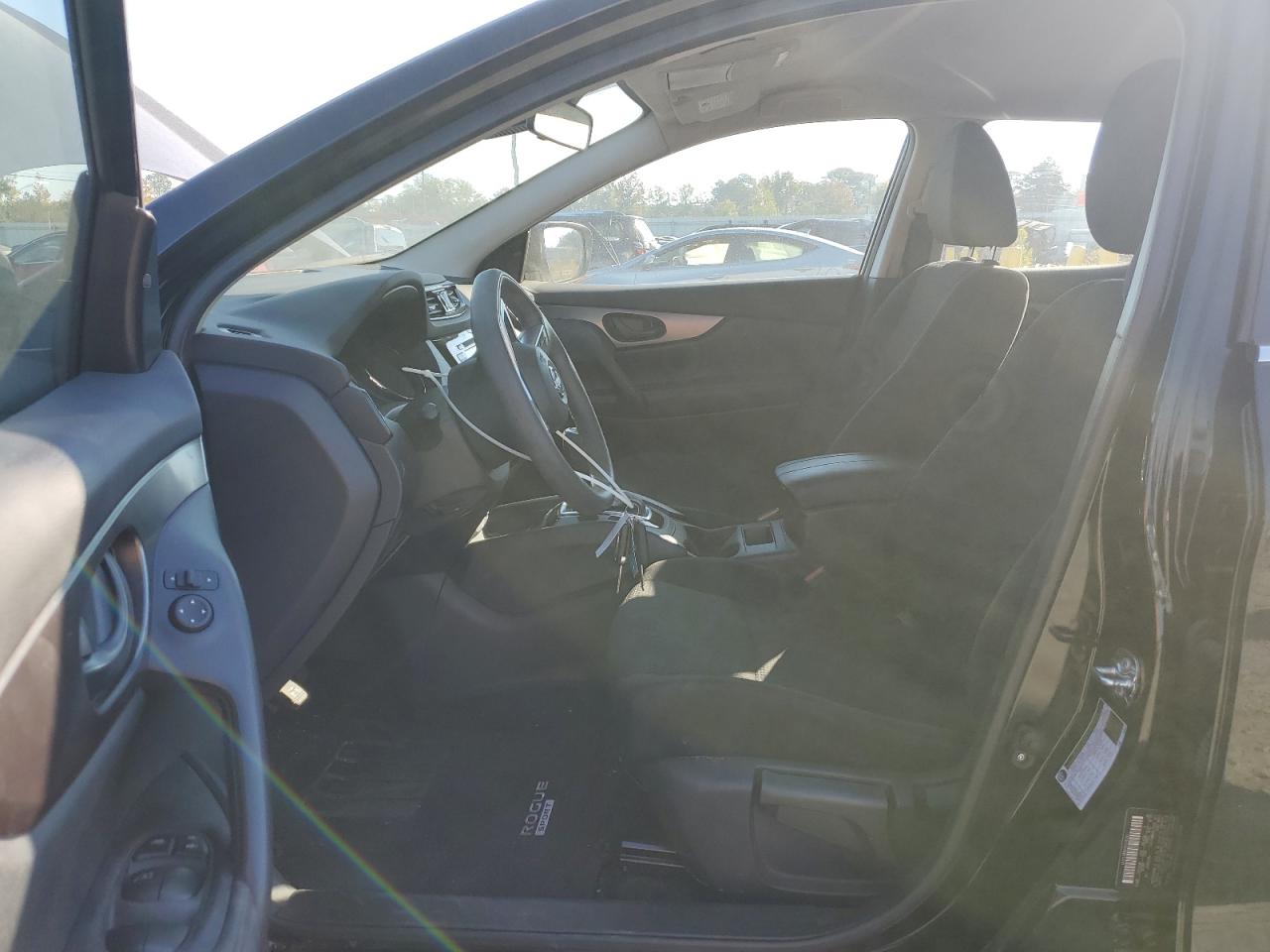 NISSAN ROGUE SPORT S