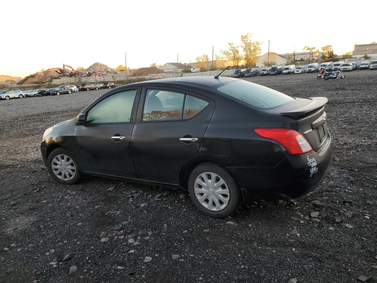 NISSAN VERSA S