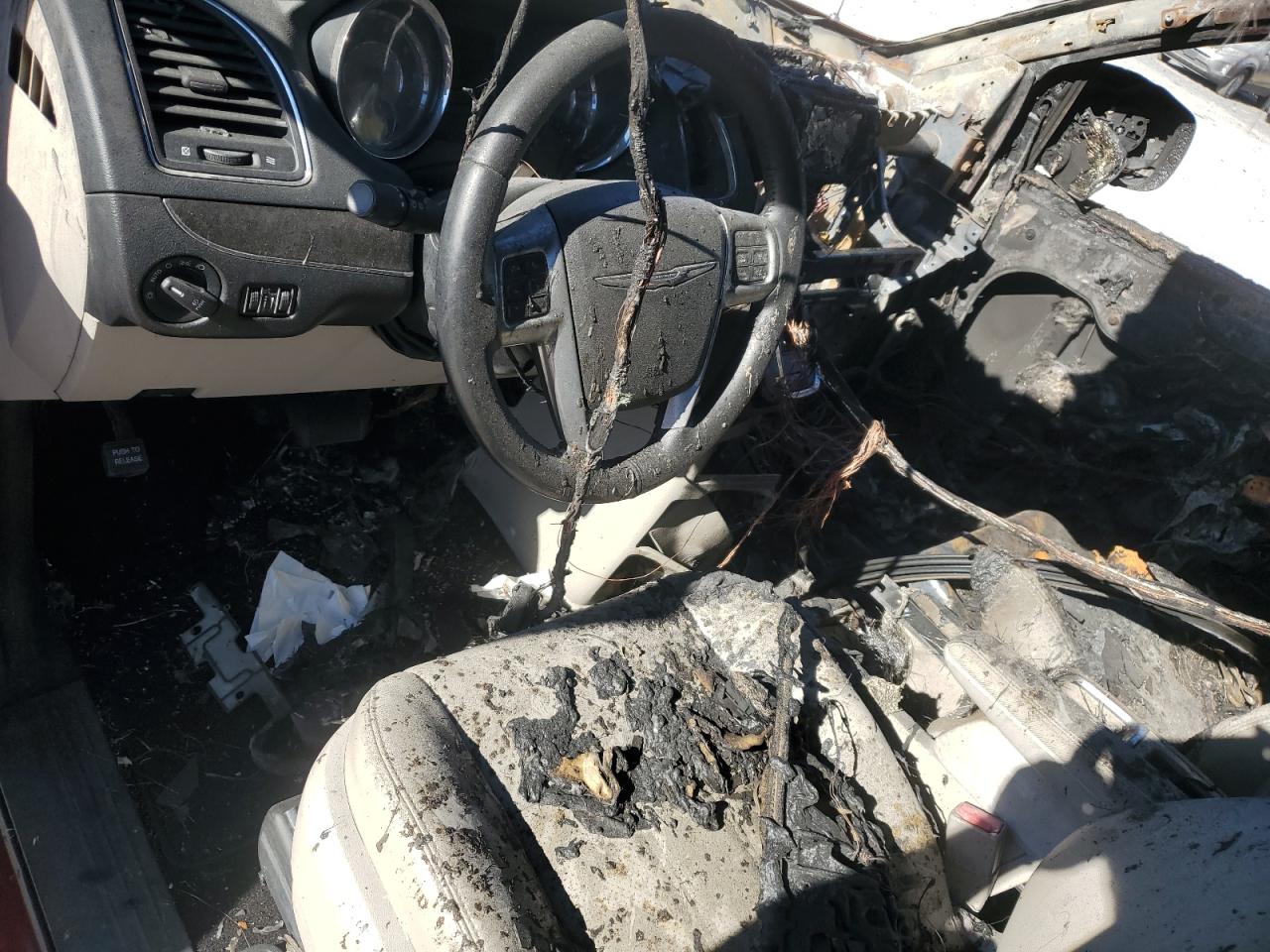 CHRYSLER TOWN & COUNTRY TOURING L