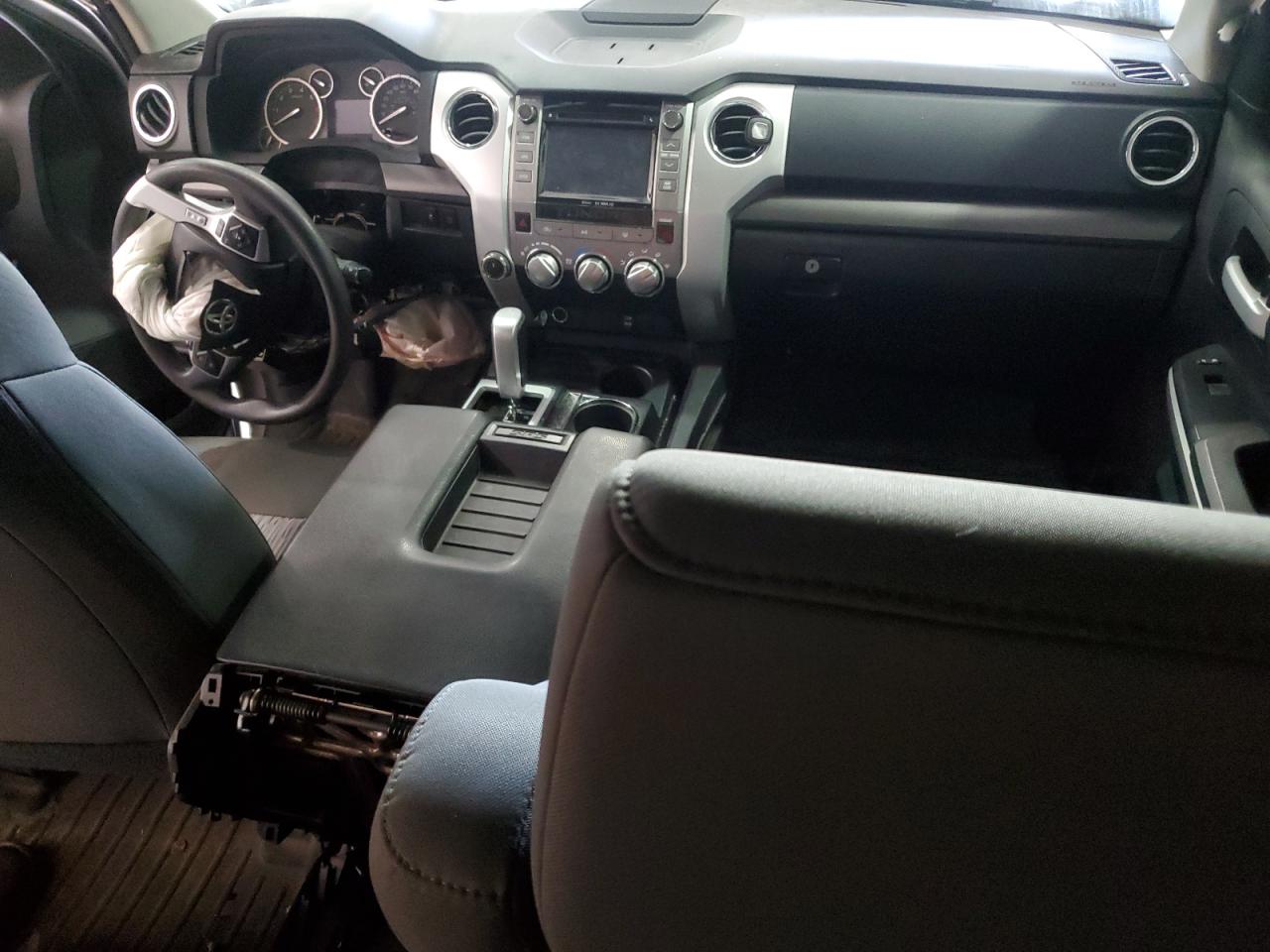 TOYOTA TUNDRA CREWMAX SR5