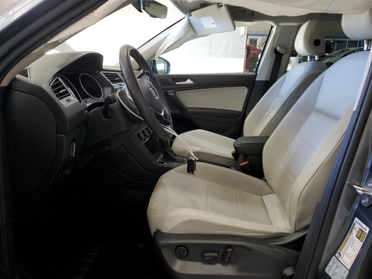 VOLKSWAGEN TIGUAN SE