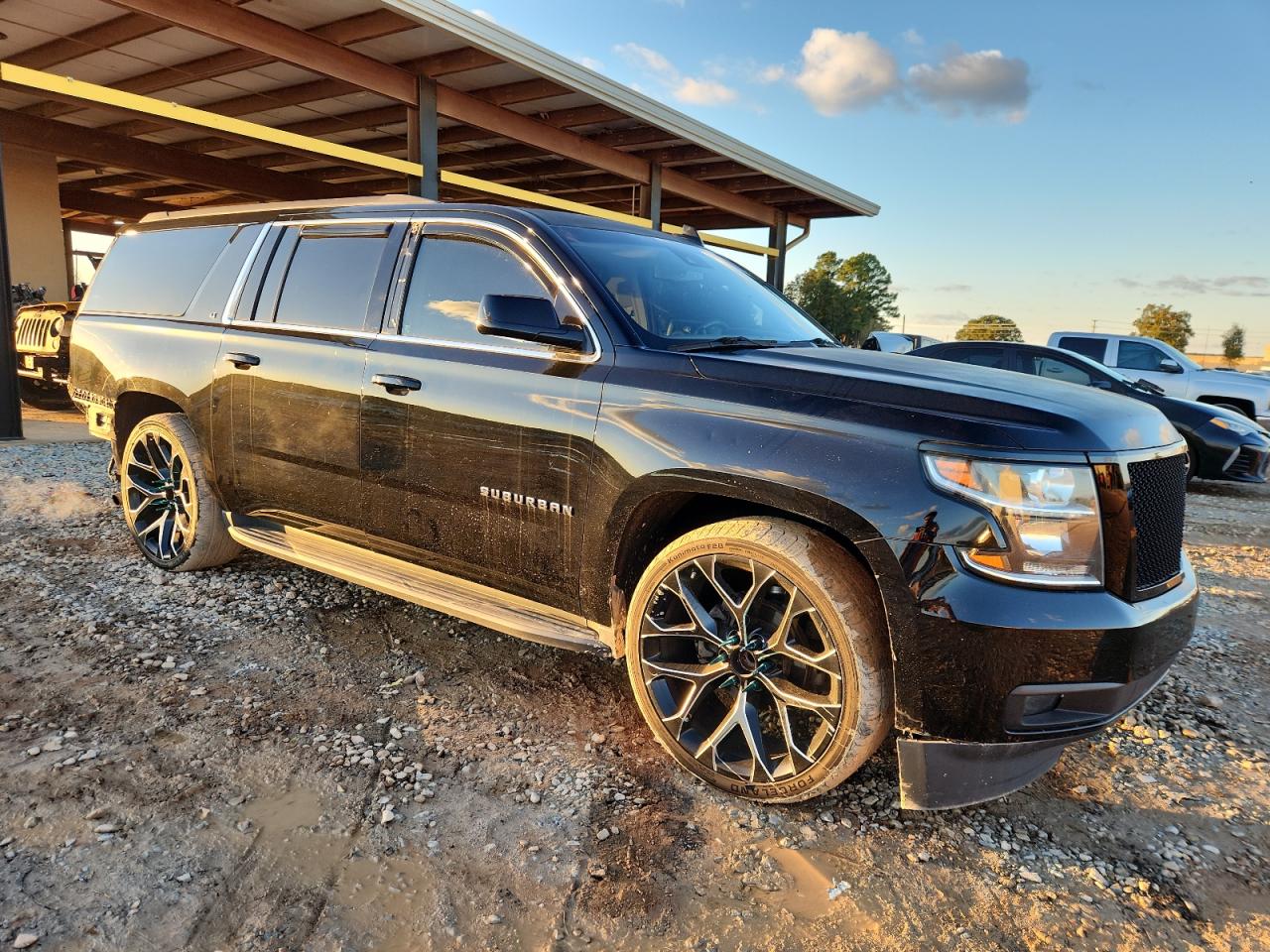 CHEVROLET SUBURBAN C1500 LT