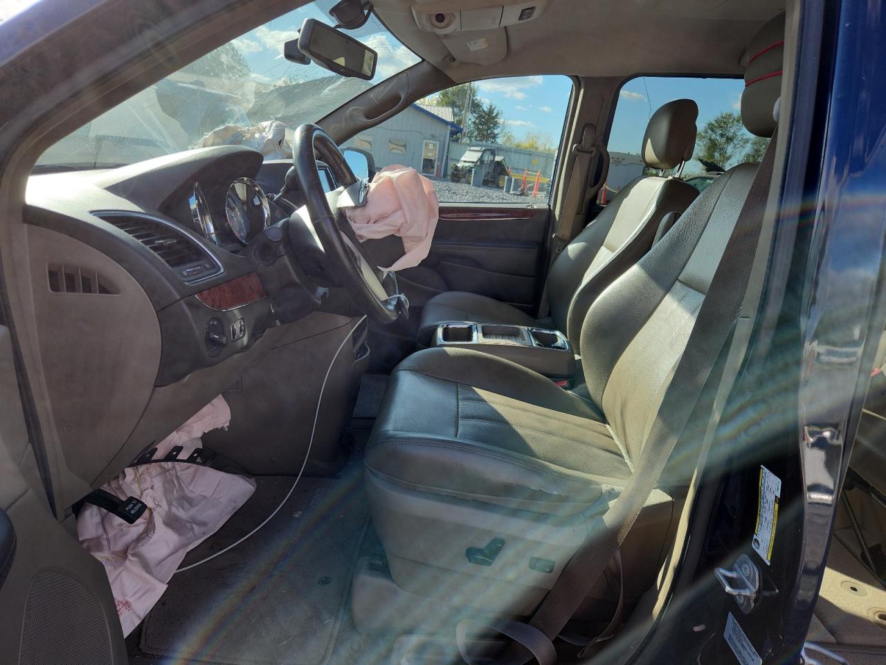 CHRYSLER TOWN & COUNTRY TOURING L