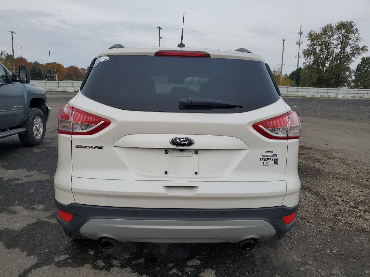 FORD ESCAPE SE