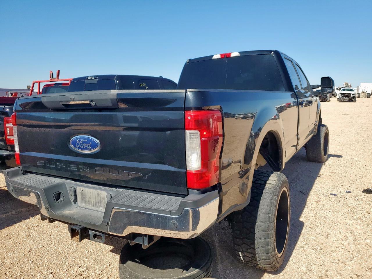 FORD F-350 SUPER DUTY