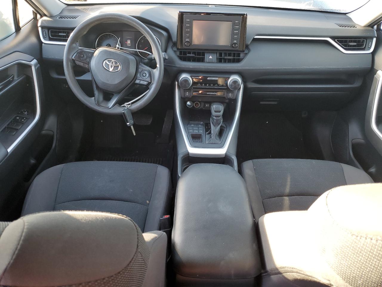 Lot #3262186595 2019 TOYOTA RAV4 LE