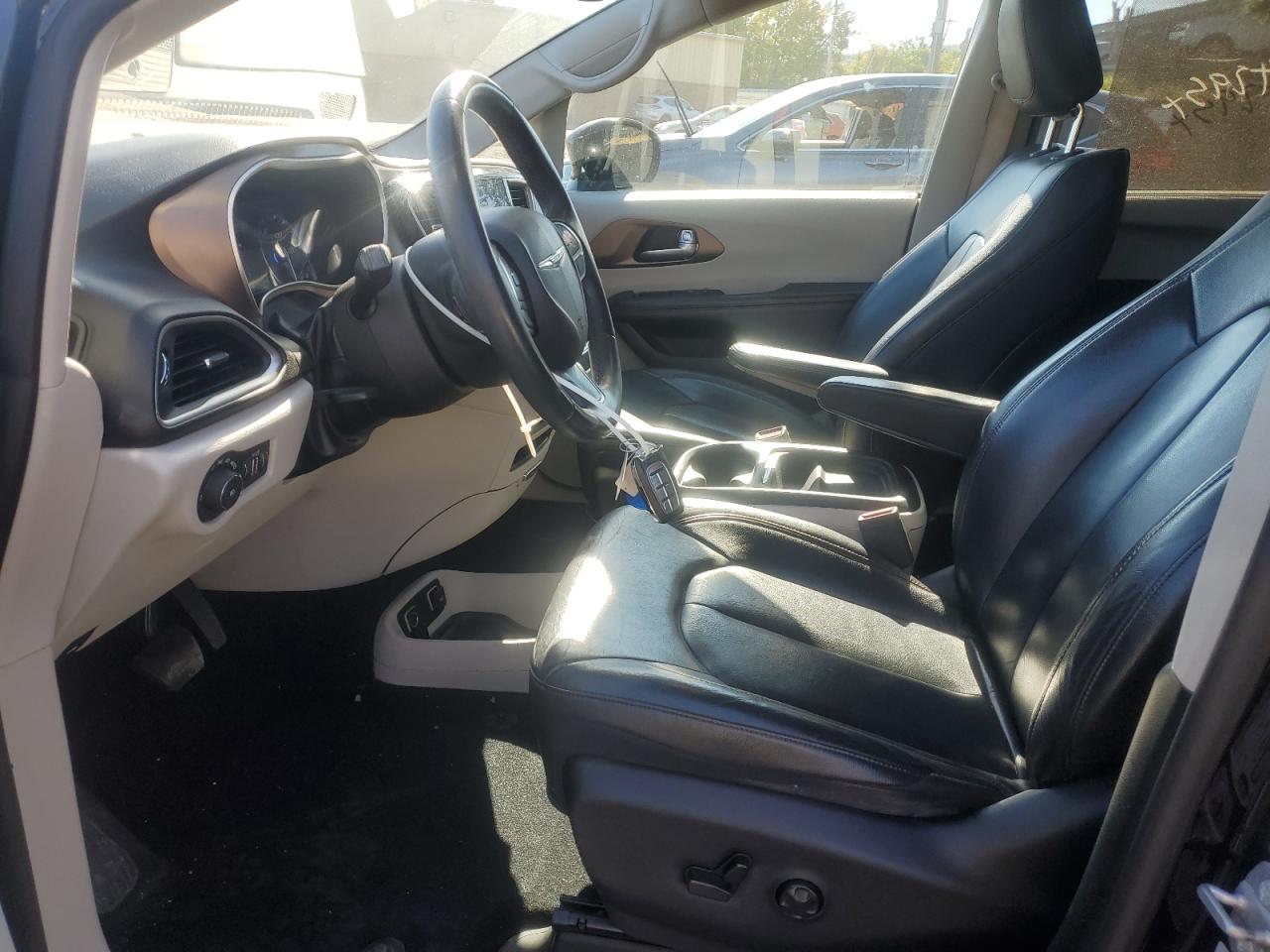 CHRYSLER PACIFICA TOURING L