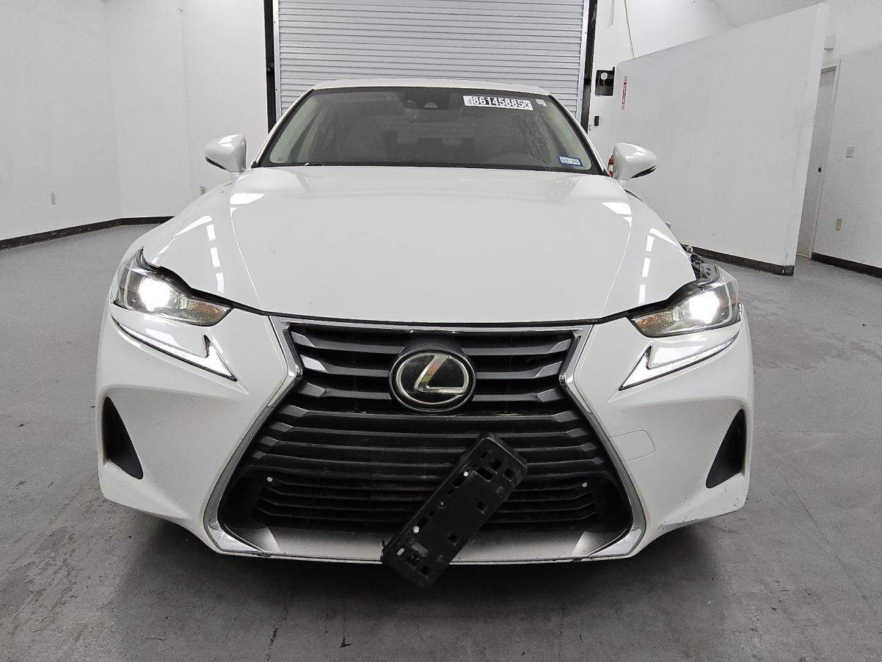 LEXUS IS 200T
