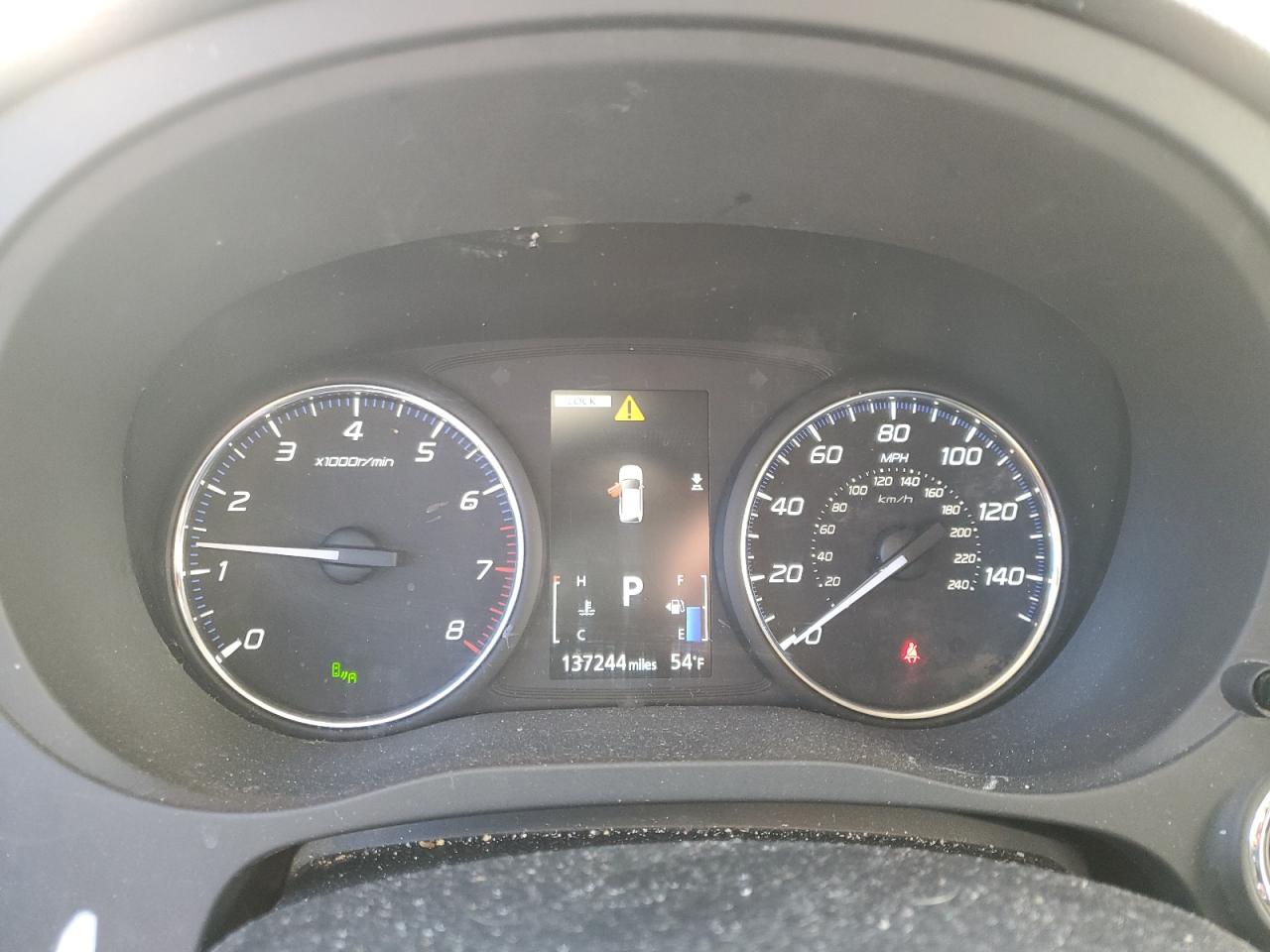 MITSUBISHI OUTLANDER SE