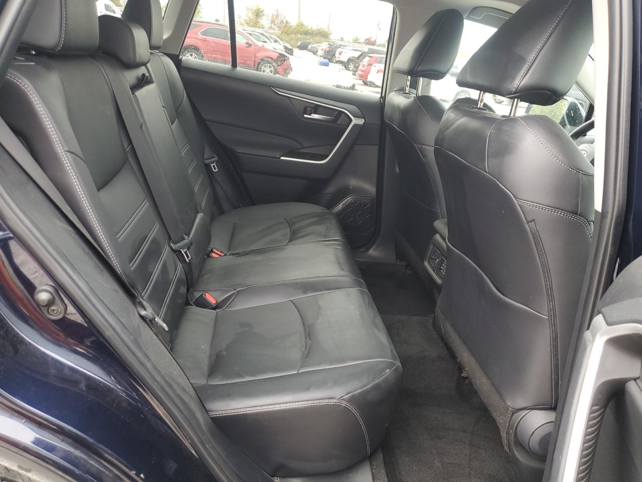 TOYOTA RAV4 XLE PREMIUM