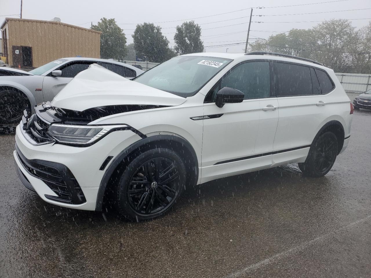 VOLKSWAGEN TIGUAN SE R-LINE BLACK
