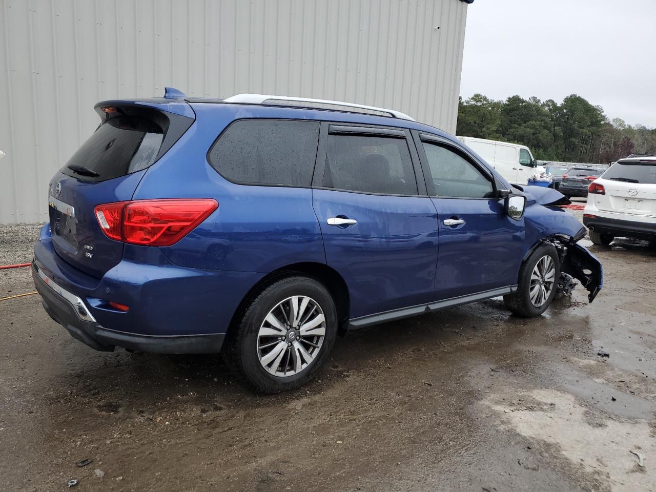 NISSAN PATHFINDER SV