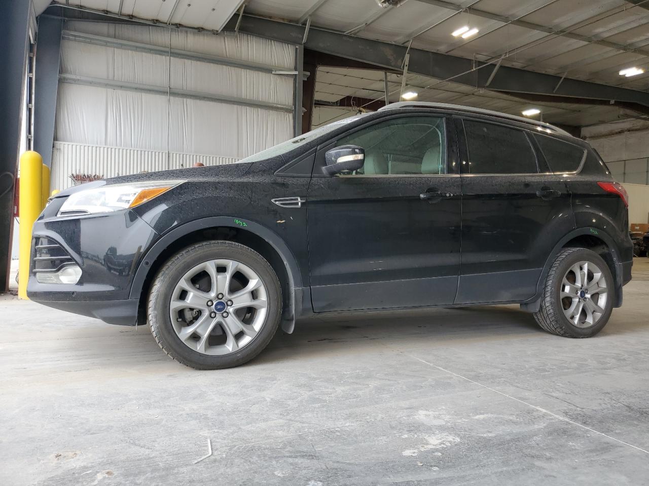 FORD ESCAPE TITANIUM