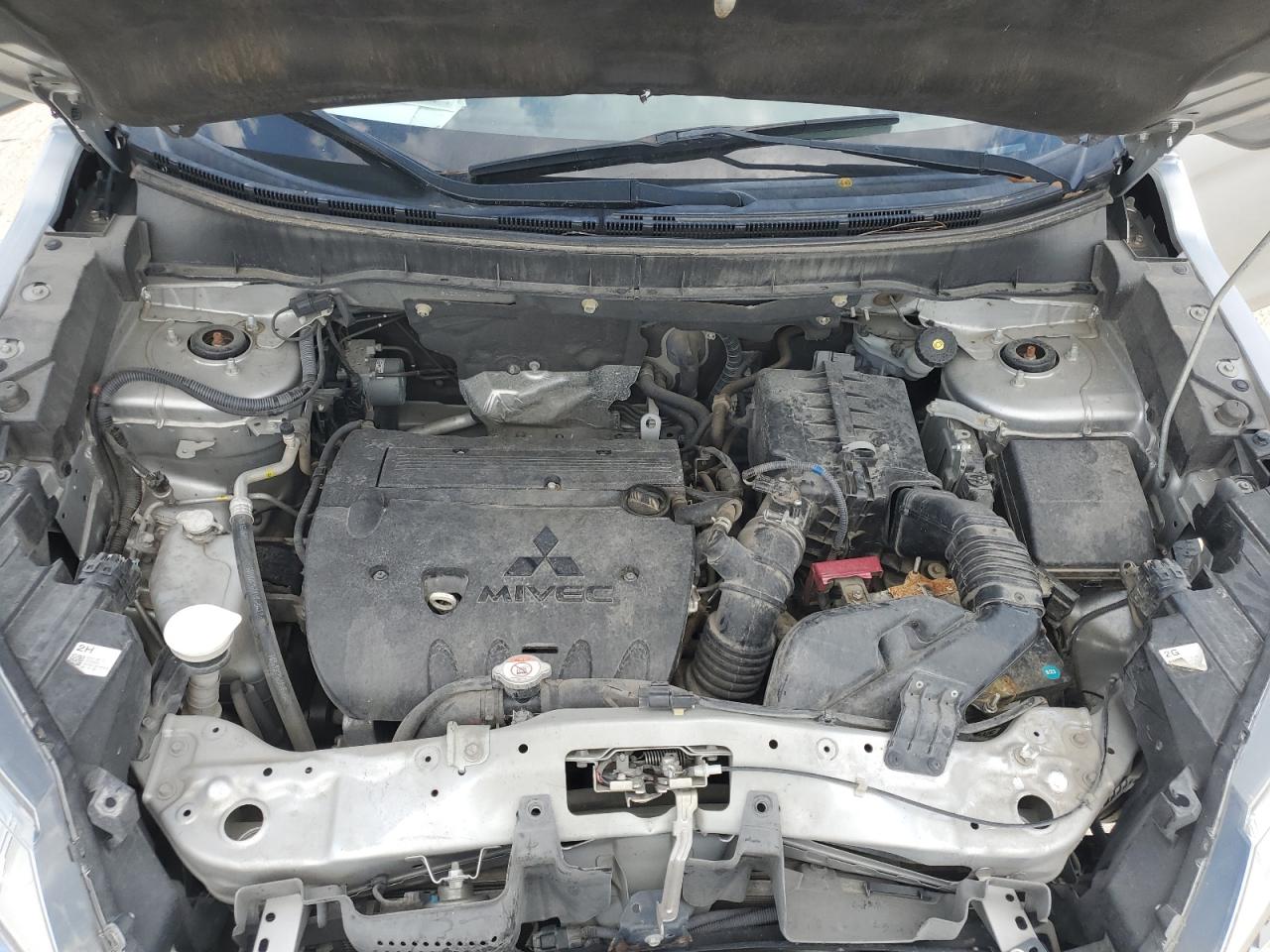 MITSUBISHI OUTLANDER ES