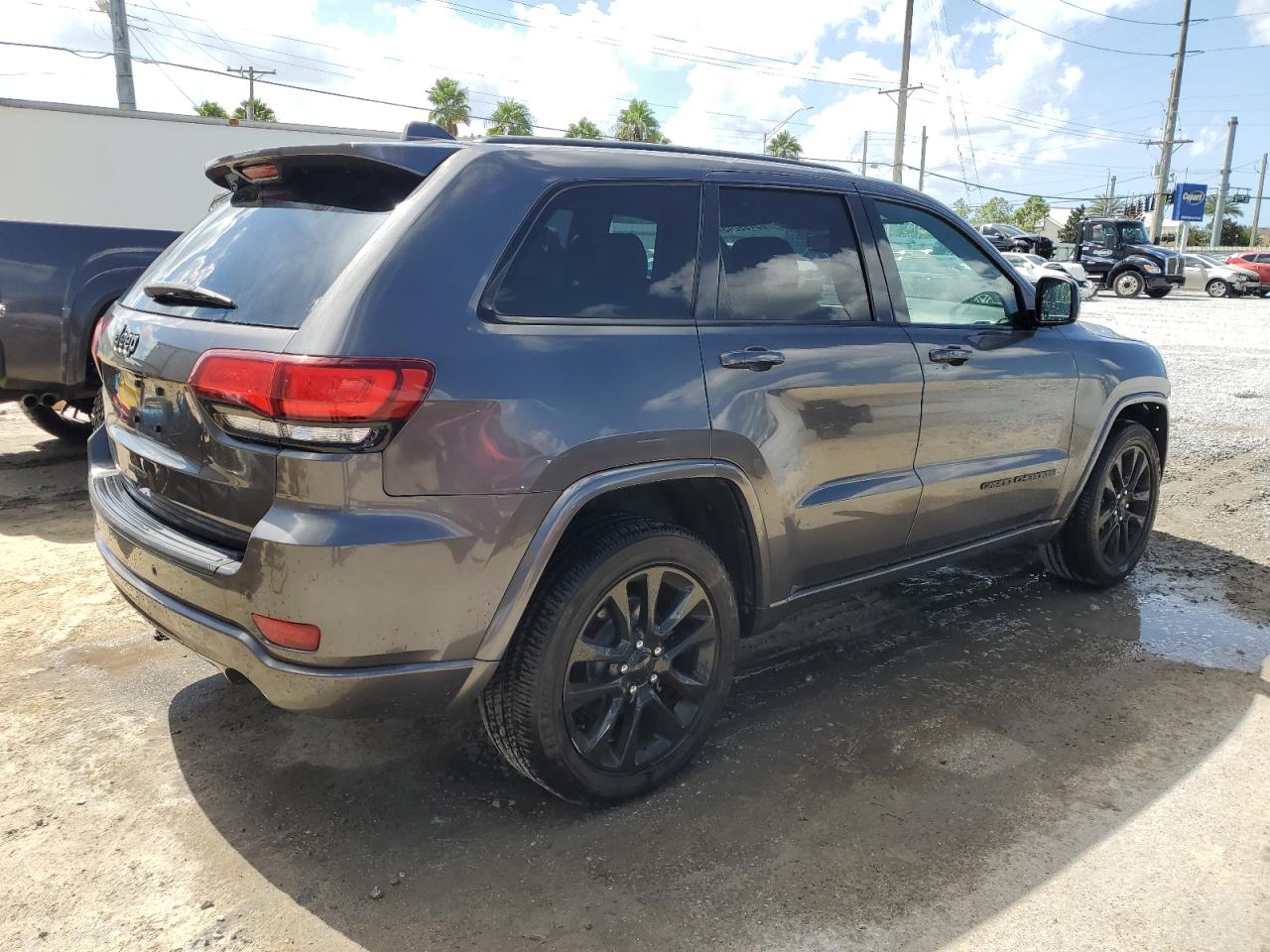 JEEP GRAND CHEROKEE LAREDO