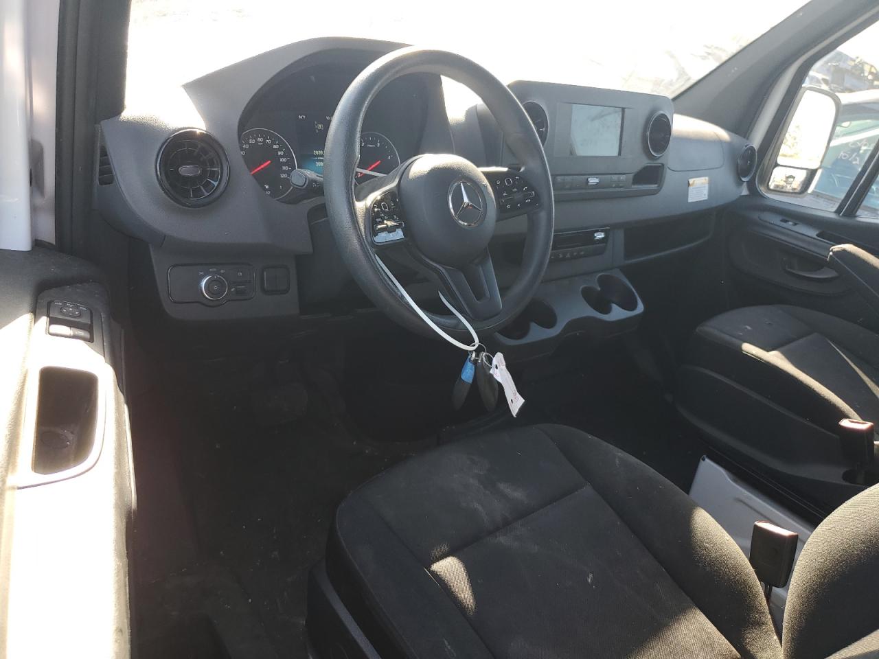 MERCEDES-BENZ SPRINTER 2500