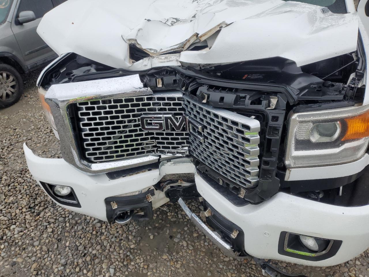 GMC SIERRA K2500 DENALI