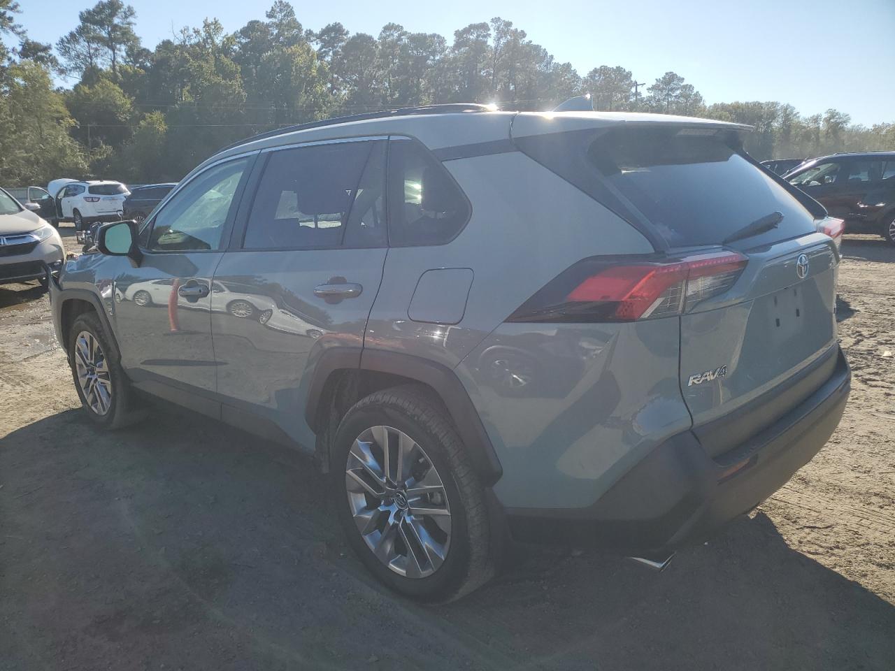 TOYOTA RAV4 XLE PREMIUM