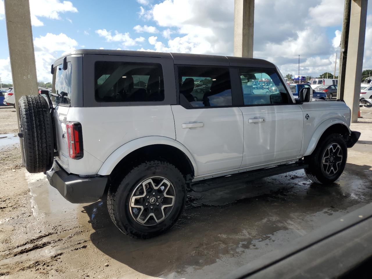 FORD BRONCO OUTER BANKS