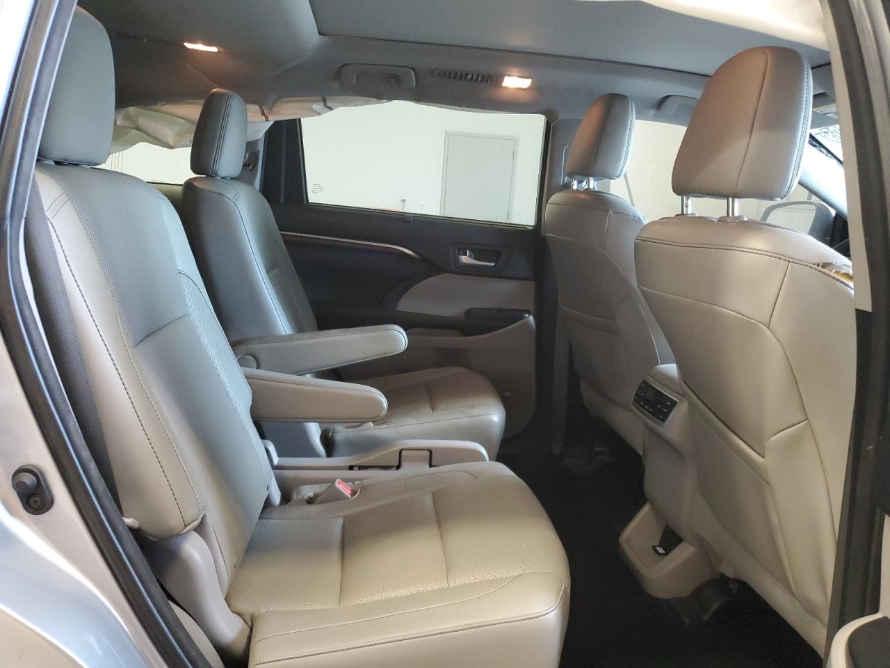 TOYOTA HIGHLANDER LIMITED