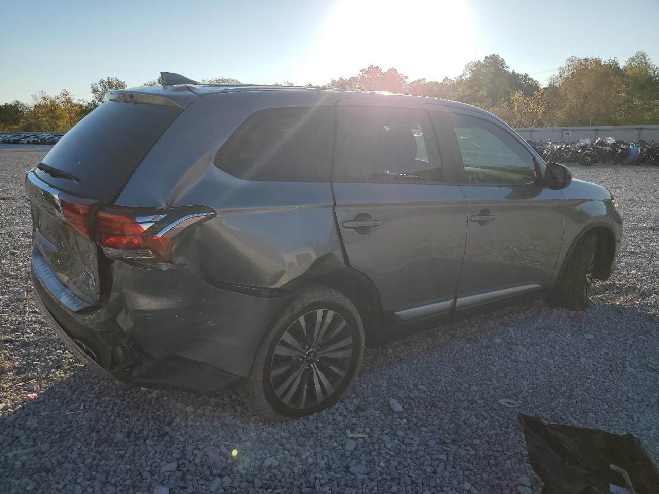 MITSUBISHI OUTLANDER ES