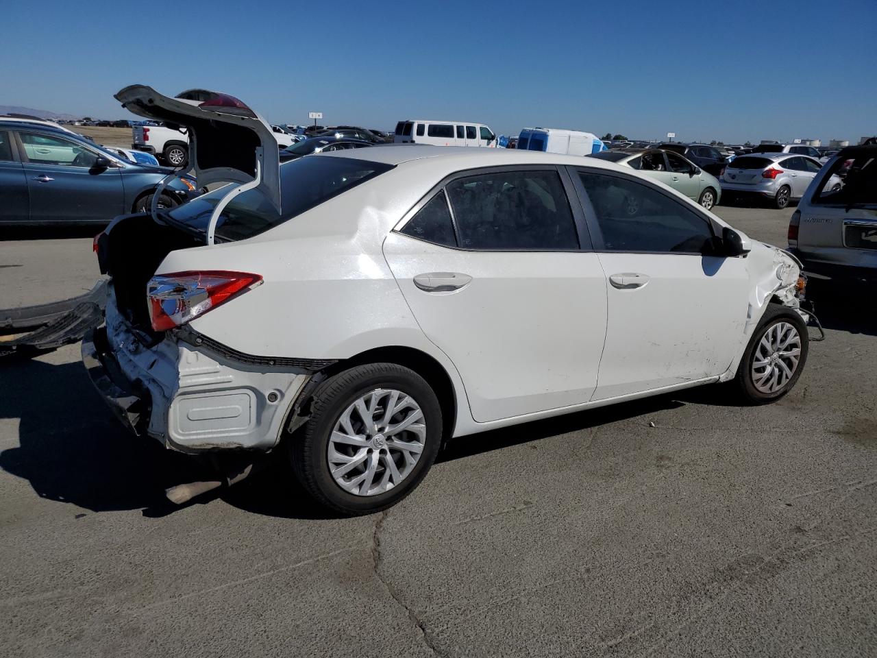 Lot #3316758437 2018 TOYOTA COROLLA L