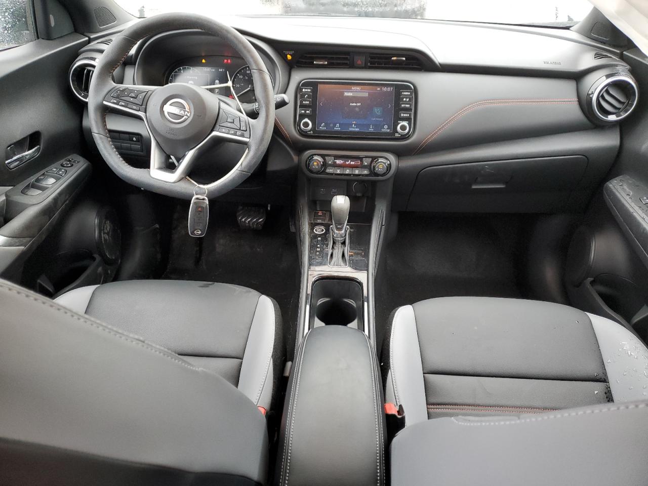 NISSAN KICKS SR