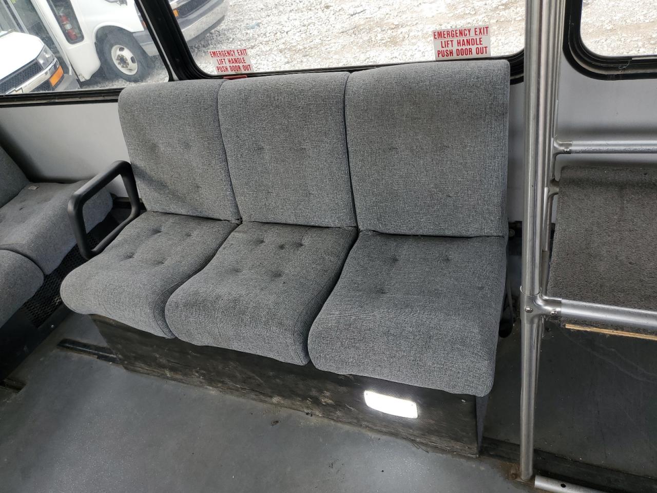 Lot #3283855434 2016 FORD ECONOLINE E450 SUPER DUTY CUTAWAY VAN