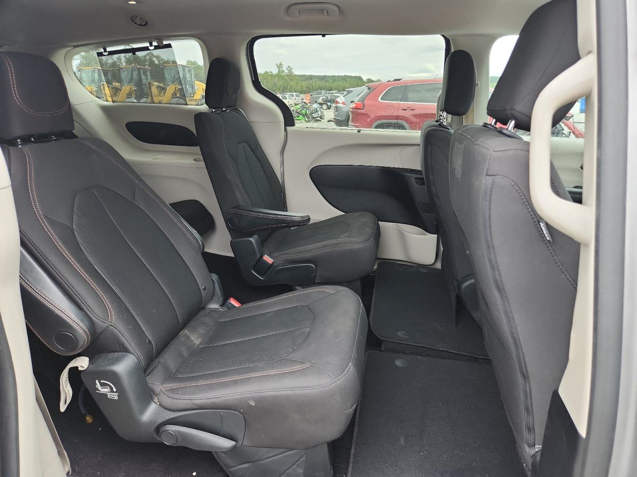 CHRYSLER PACIFICA TOURING L