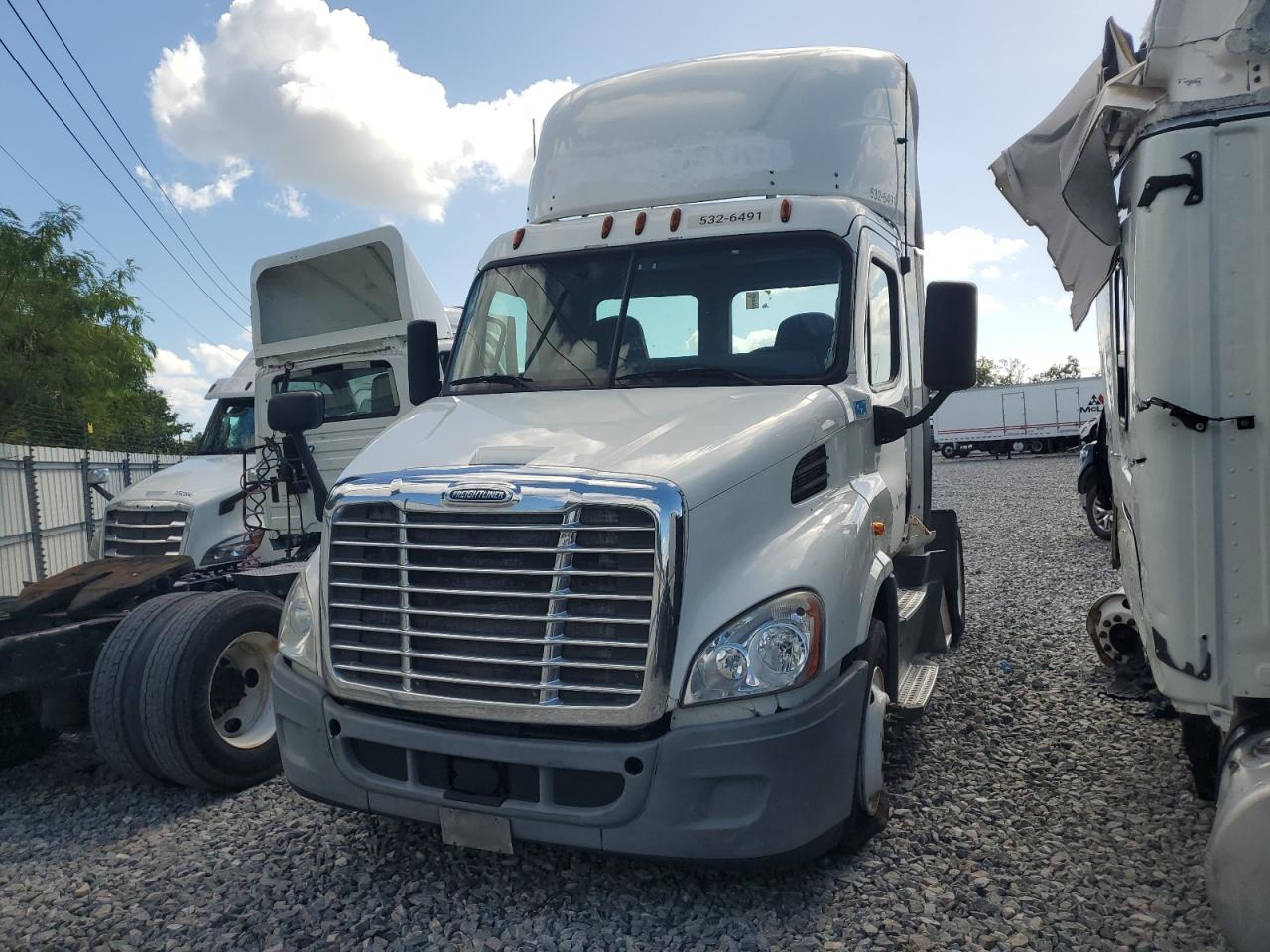 Lot #3265096934 2017 FREIGHTLINER CASCADIA 1
