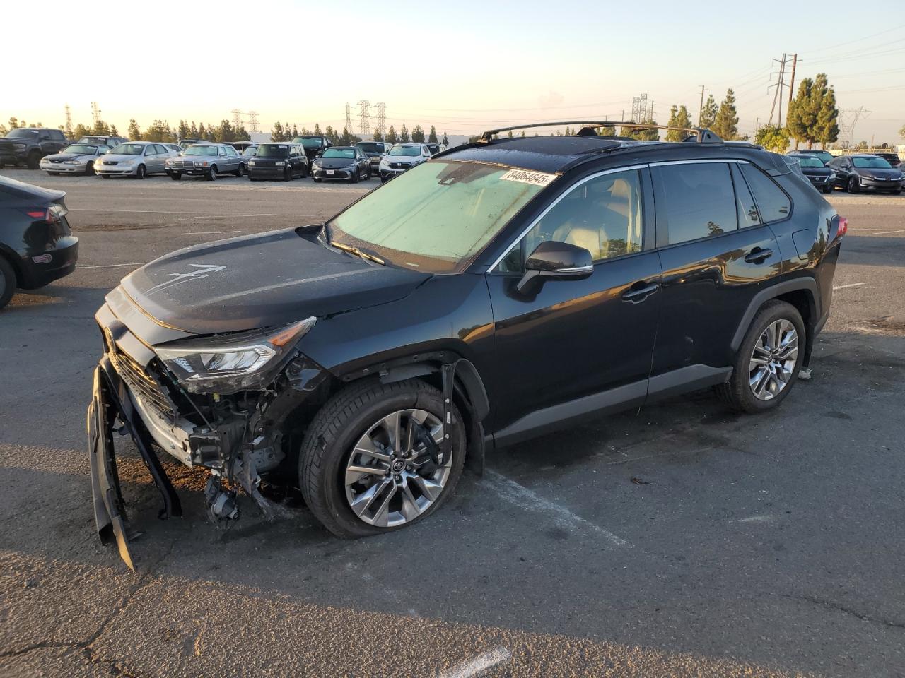 TOYOTA RAV4 XLE PREMIUM